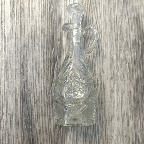 Vintage 1970’s crystal oil / vinegar 8” cruet decanter bottle with stopper. - Picture 2 of 5